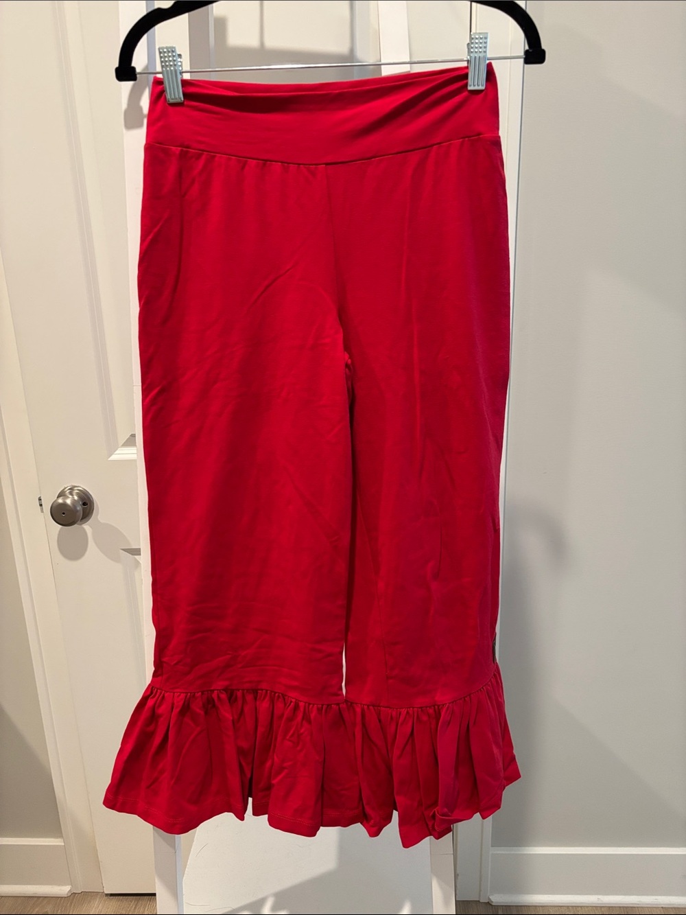Matilda Jane Cropped Red Ruffle Hem Knit Pants